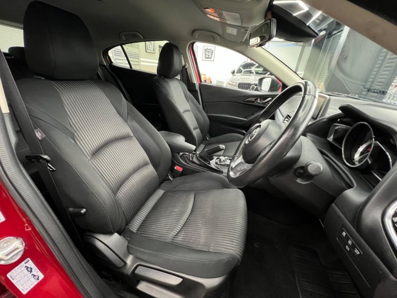 MAZDA MAZDA3