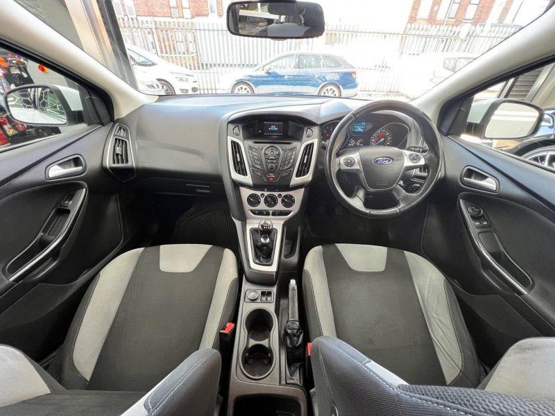FORD FOCUS