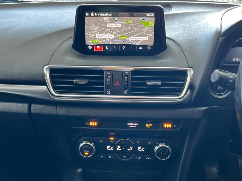 MAZDA MAZDA3