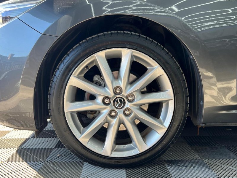 MAZDA MAZDA3
